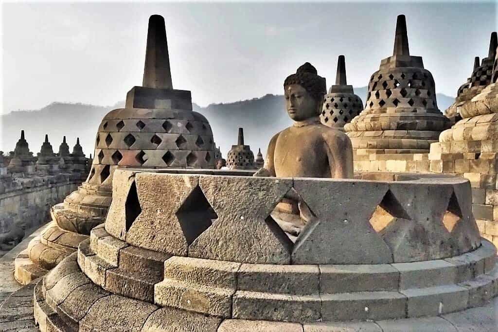 Świątynia Borobudur 11 swiatynia-borobudur-jawa-indonezja-1