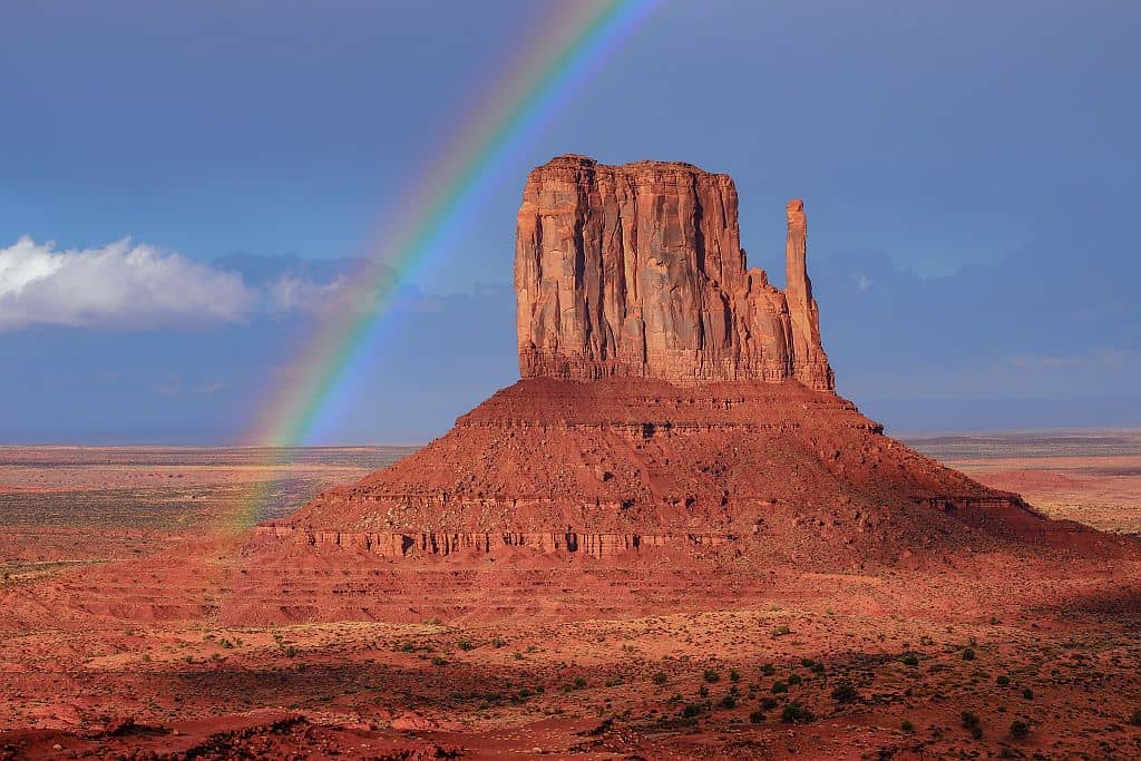 co zobaczyc w Dolinie Monumentow tecza nad dolina