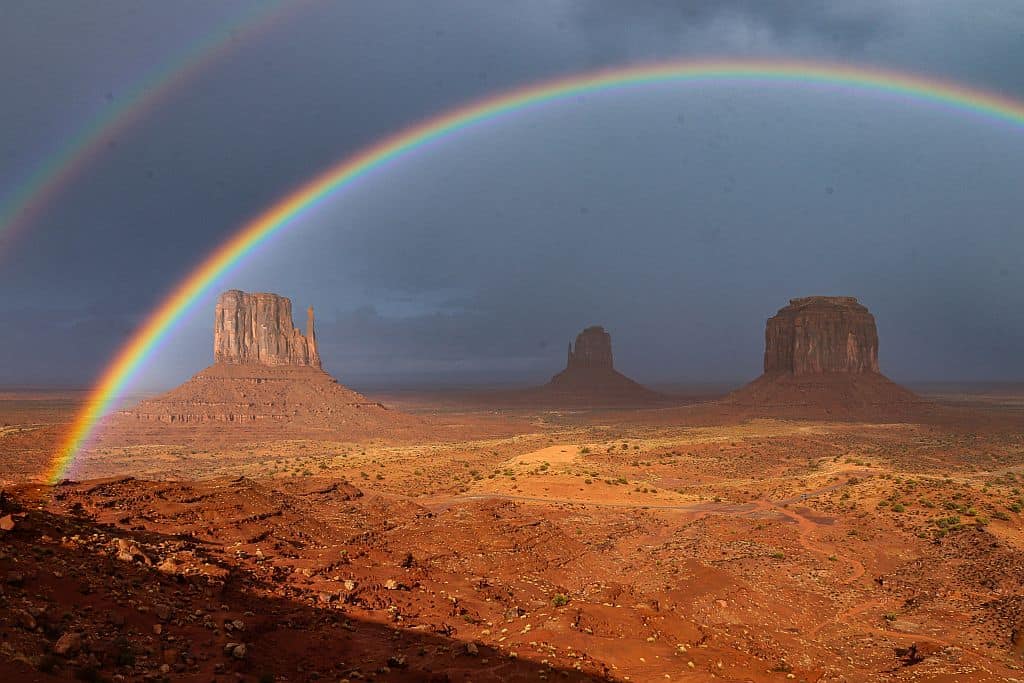 co zobaczyc w Dolinie Monumentow tecza nad the Mittens