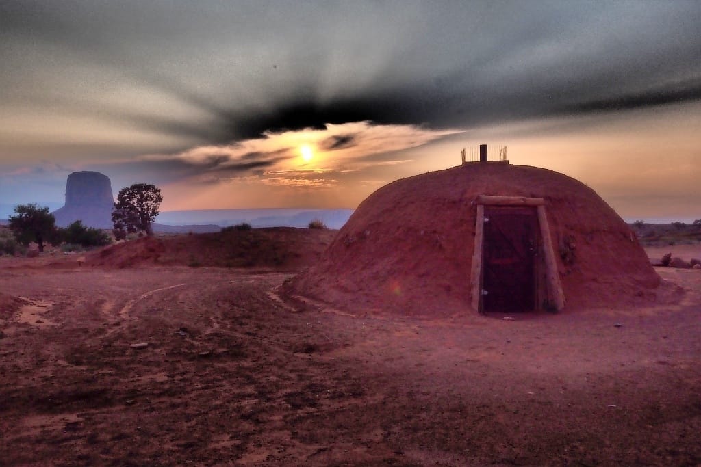 hogan w Monument Valley.3