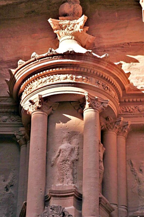 Petra w Jordanii. Starożytne miasto Nabatejczyków 9 Petra Jordania skarbiec