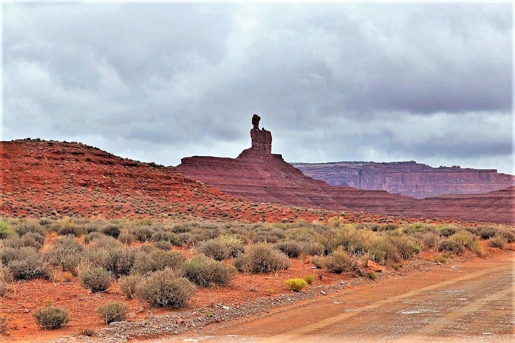 Jak zwiedzać Valley of the Gods – trasa i praktyczne wskazówki 7 Valley-of-the-Gods-Lady-in-the-Bathtub-1-1