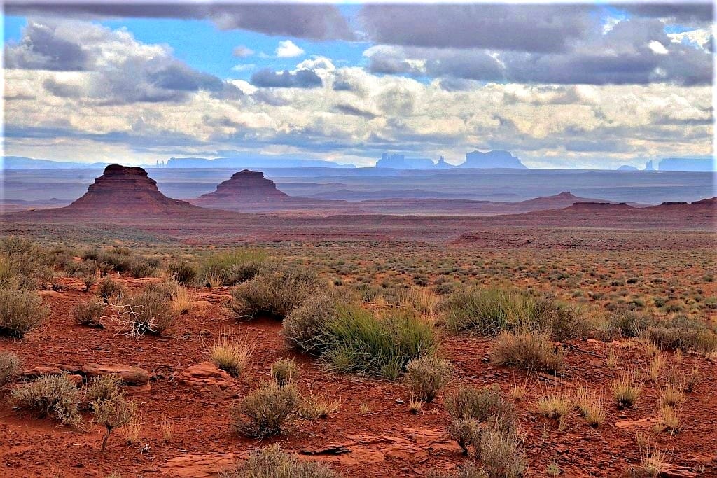 Jak zwiedzać Valley of the Gods – trasa i praktyczne wskazówki 26 Valley of the Gods widok na Doline Monumentow