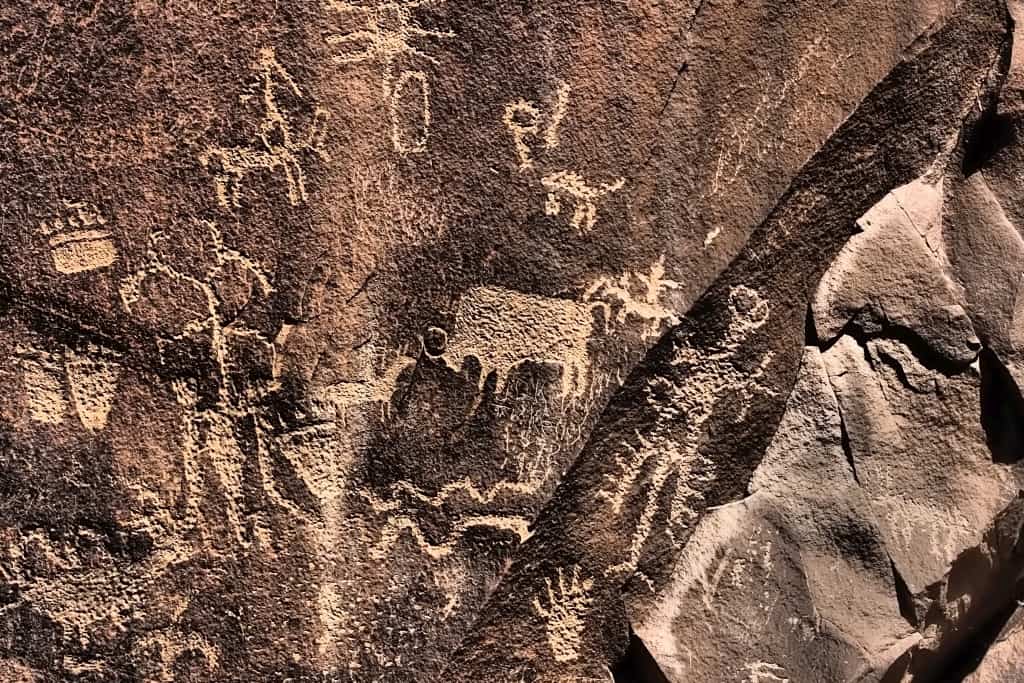 Fort Bluff w Utah – historia pionierów i petroglify 25 petroglify news paper rock 2