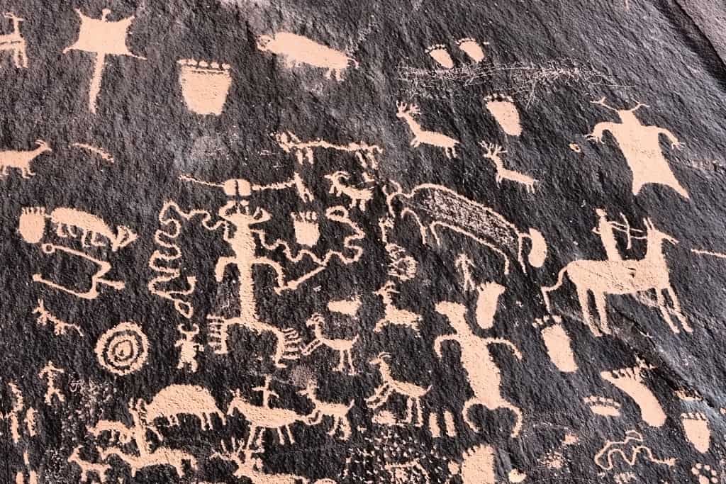 Fort Bluff w Utah – historia pionierów i petroglify 28 petroglify news paper rock 6