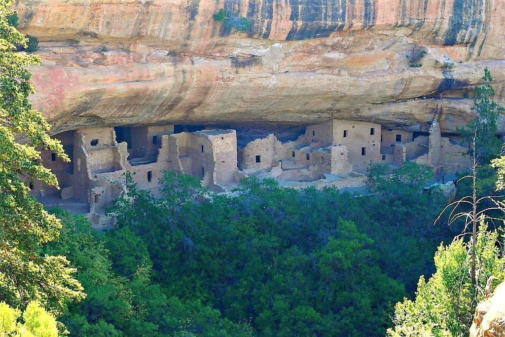 Mesa Verde. Osady pod klifami 15 Spruce Tree House