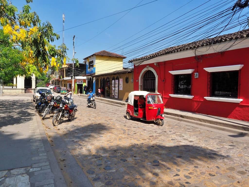 Copan Ruins tuk tuk