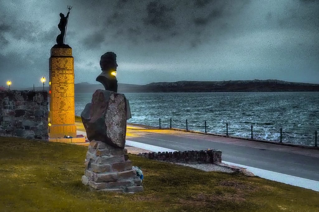 Falklandy – jak dotrzeć i spotkać pingwiny z bliska 19 Stanley Falklandy pomink poleglych