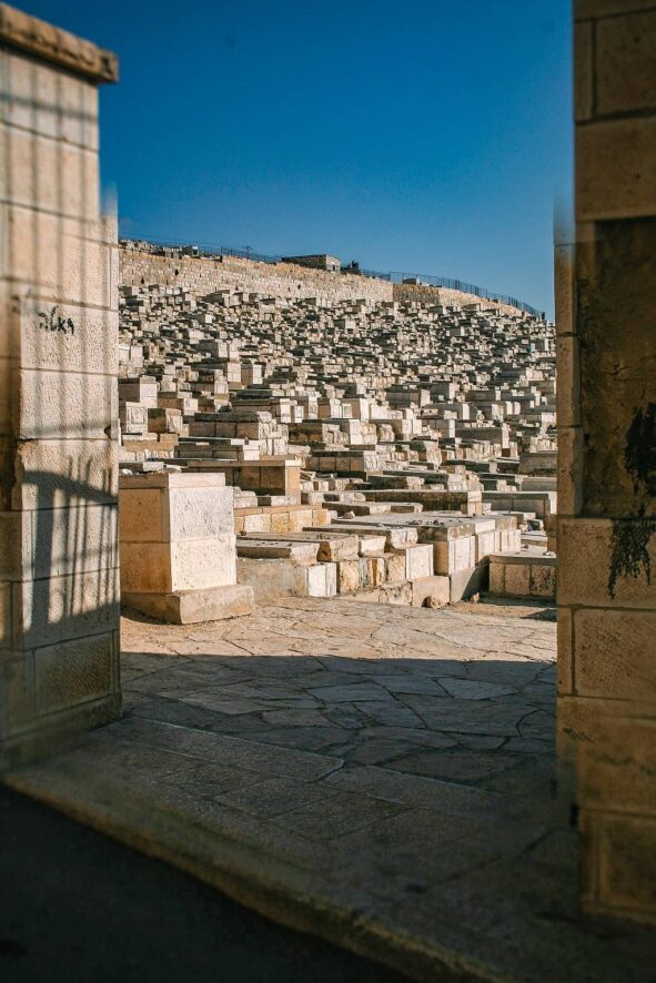 Historia Jerozolimy widok na cmentarz