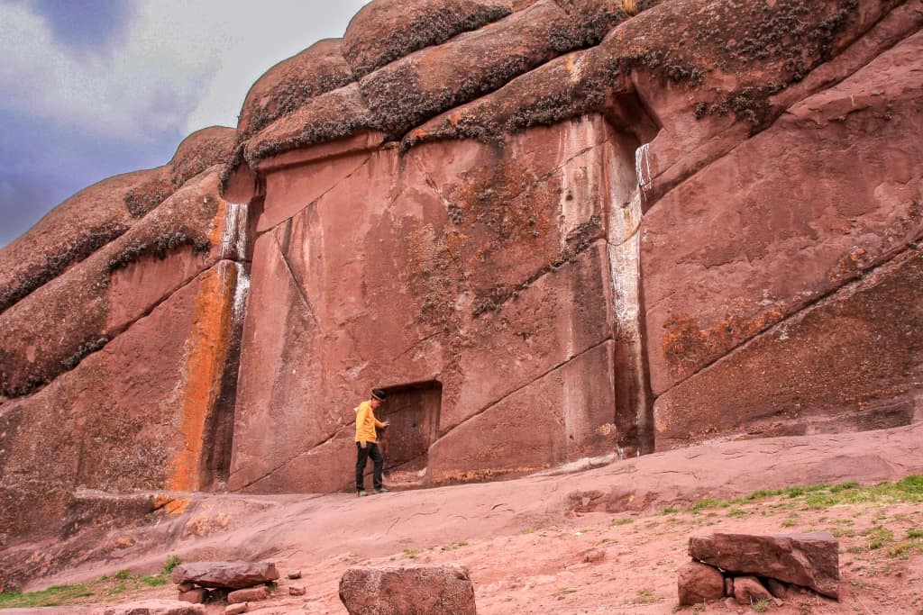 Tiwanaku w Boliwii. Aramu Muru i Puma Punku 3 Amaru Muru w Peru.1