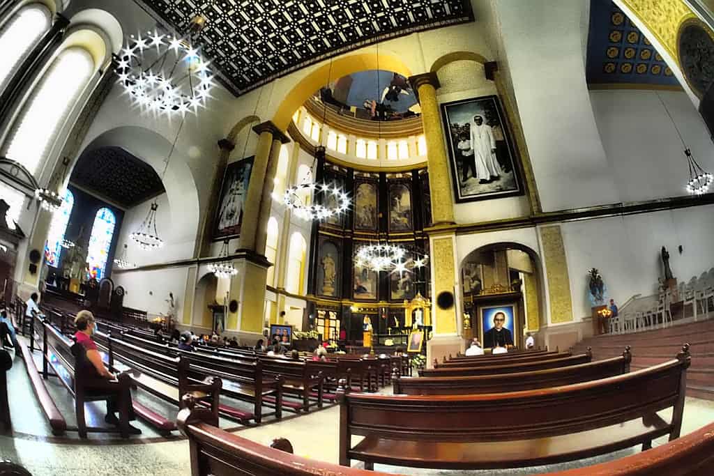 Co zobaczyć w Salwadorze? Przewodnik po najciekawszych miejscach 71 Salwarod San Salwador Romero.1