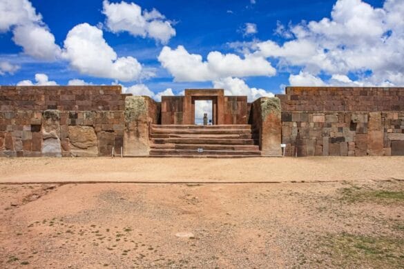 Tiwanaku w Boliwii. Aramu Muru i Puma Punku