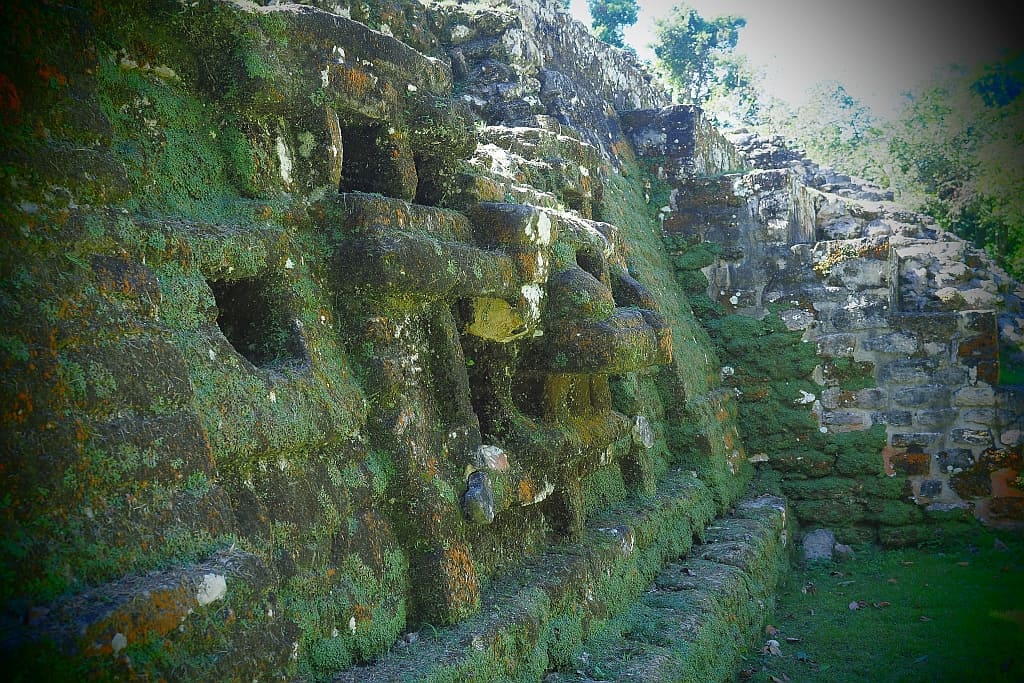 Lamanai. Ruiny miasta Majów w Belize 27 Lamanai swiatynia jaguara 2