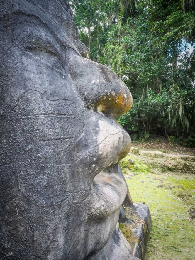 Lamanai. Ruiny miasta Majów w Belize 34 Lamanai swiatynia masek