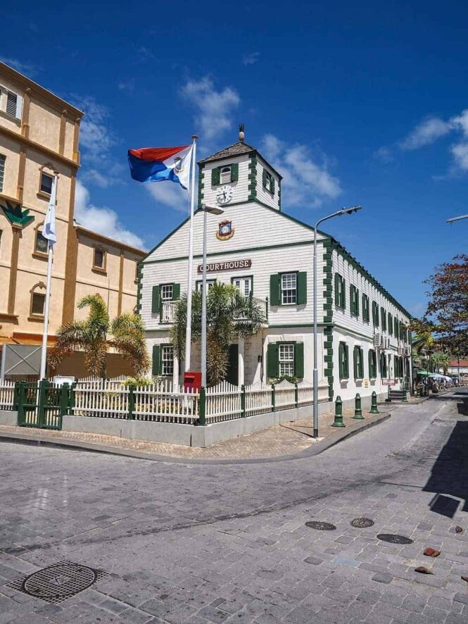 Sint Maarten Philipsburg Courthuose.3