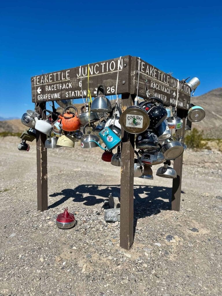 Co zobaczyć w Death Valley – gotowy plan i wskazówki 9 Death Valley Teakettle Junction a