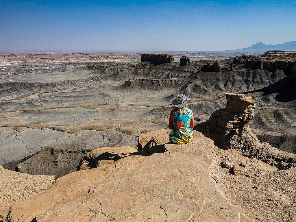 Hanksville Moonscape Overlookc 4