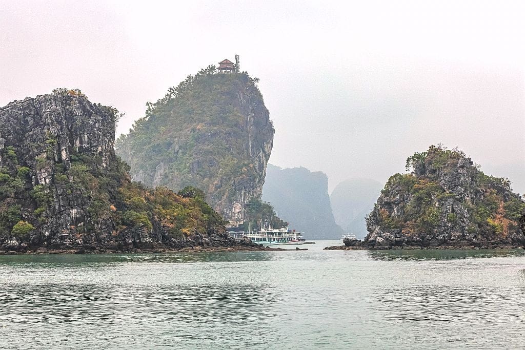 Rejs po Ha Long Bay 30 wyspa tipop ha long bay