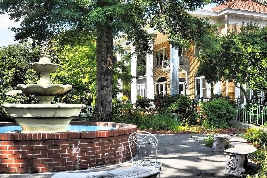 John Bertha Upshaw House Blue Willow Kuchnia Poludnia