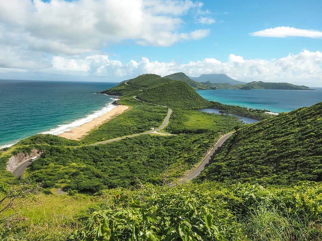 Rejs po Karaibach - 5 wysp w 10 dni 79 Rejs po karaibach St Kitts Punkt widokowy gdzie spotyka sie Atlantyk z Morzem Karaibskim
