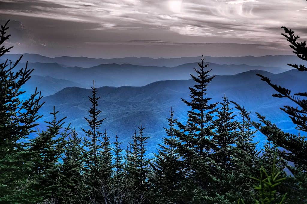 Widoki z Blue Ridge Parkway na Great Smoky Mountains 1