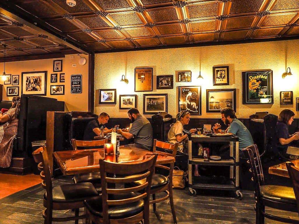 Exchequer Pub w Chicago gdzie bywal Al Capone