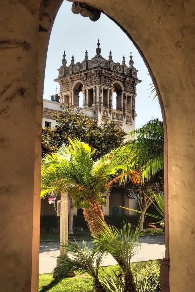 Co zobaczyć w San Diego – Old Town i Balboa Park 29 San Diego —Balboa Park fasady w stylu hiszpansko kolonialnym 2