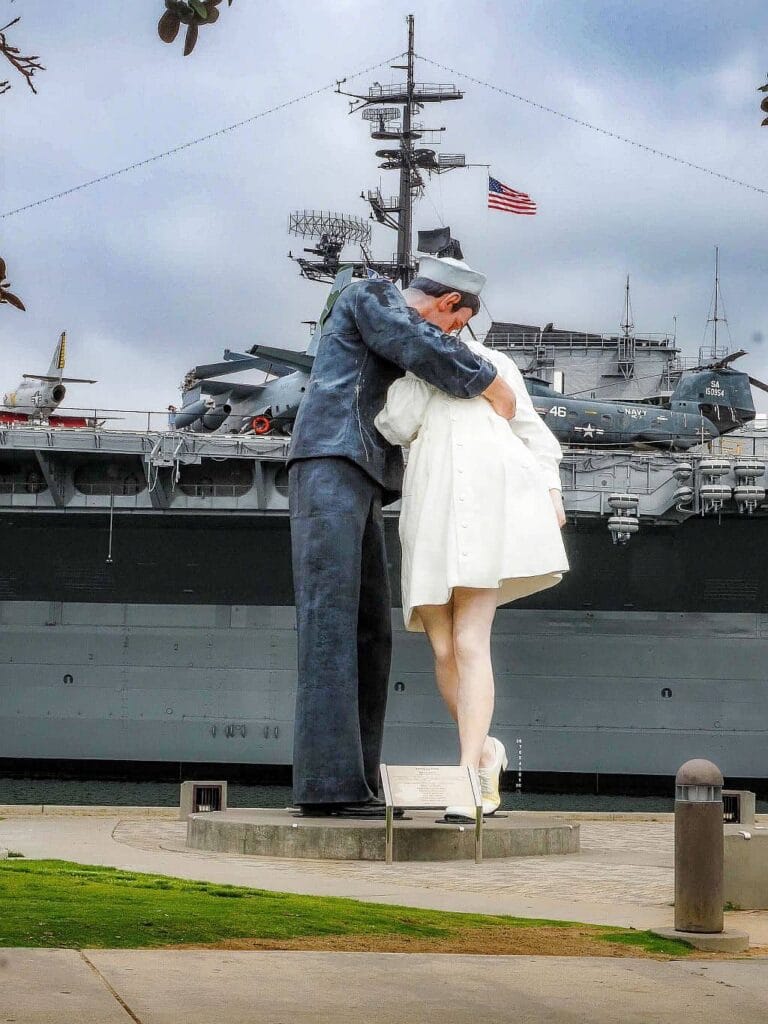 Co zobaczyć w San Diego – Old Town i Balboa Park 27 Unconditional Surrender – marynarz i pielegniarka 1