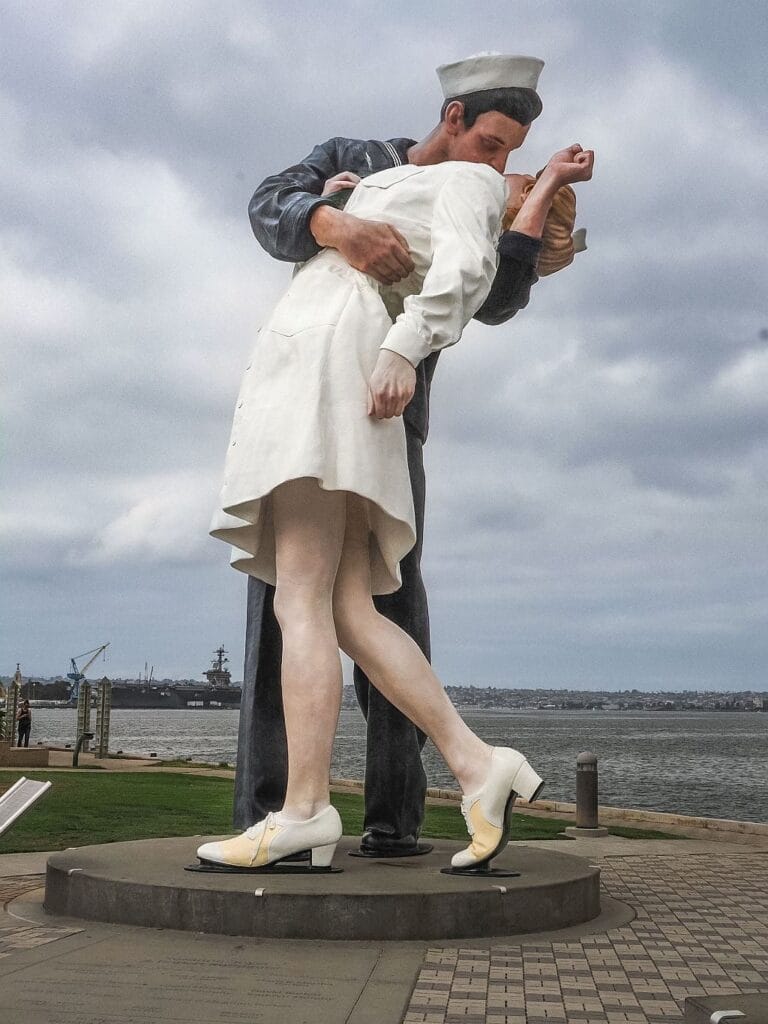 Co zobaczyć w San Diego – Old Town i Balboa Park 28 Unconditional Surrender – pocalunek marynarza
