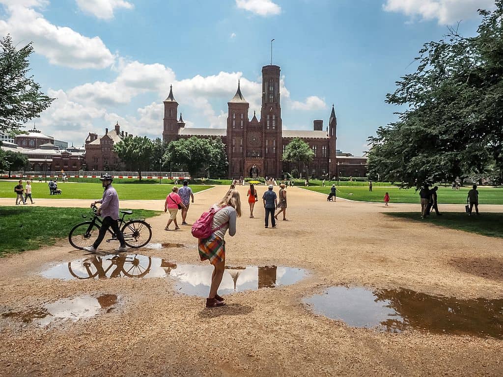 Zwiedzanie Waszyngtonu - przewodnik po stolicy 25 Zwiedzanie Waszyngtonu – The Castle na National Mall