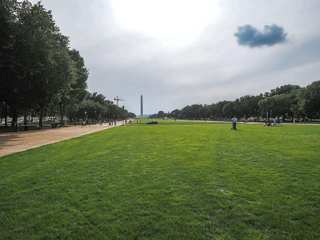 Zwiedzanie Waszyngtonu - przewodnik po stolicy 2 Zwiedzanie Waszyngtonu – spacer przez National Mall w strone Washington Monument