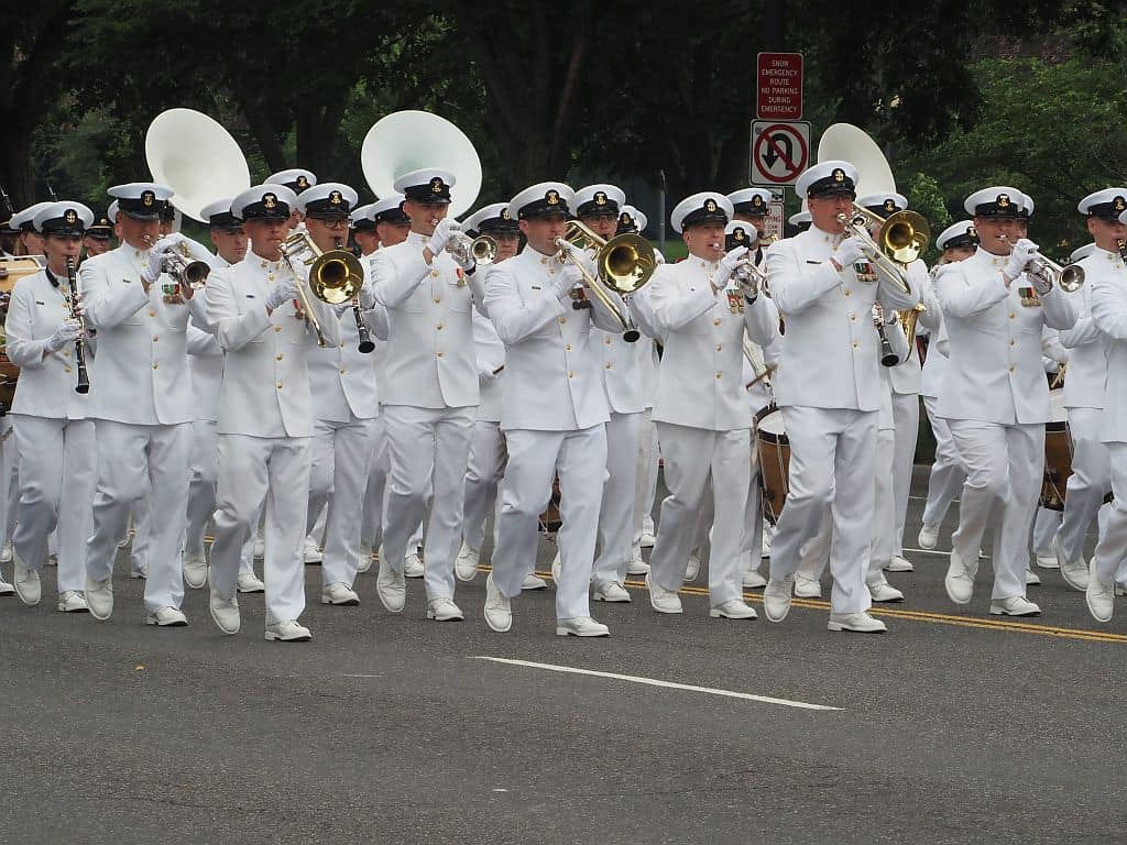 Zwiedzanie Waszyngtonu - przewodnik po stolicy 31 memorial Day waszyngton parada