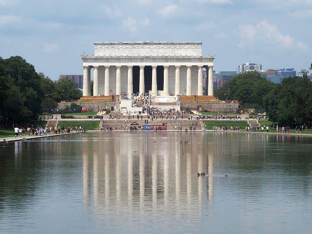 Zwiedzanie Waszyngtonu - przewodnik po stolicy 45 monument Lincolna waszyngton 3