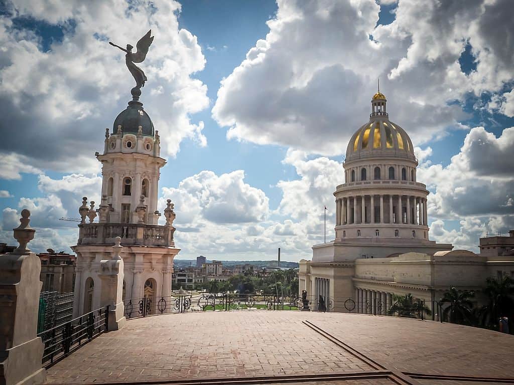 Co zobaczyc w Hawanie widok na Capitolio