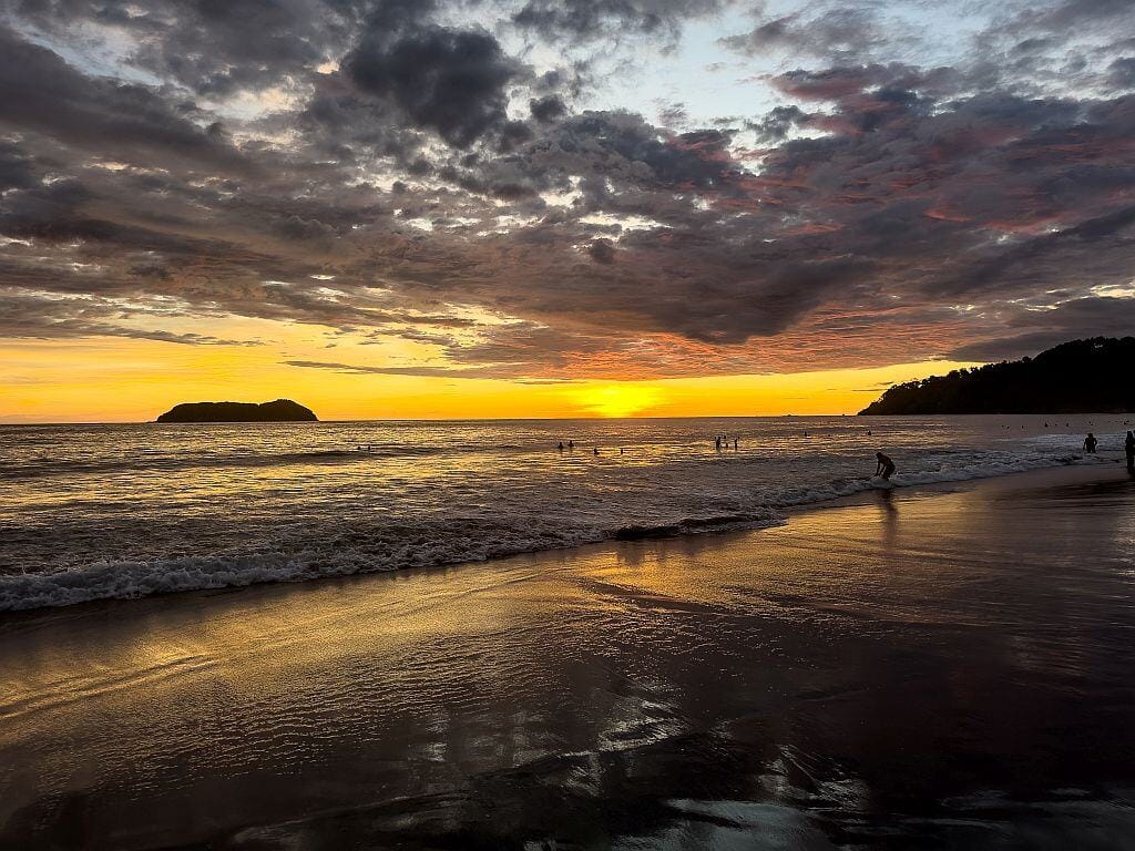 Co zobaczyc w Kostaryce plaza w Quepos 2