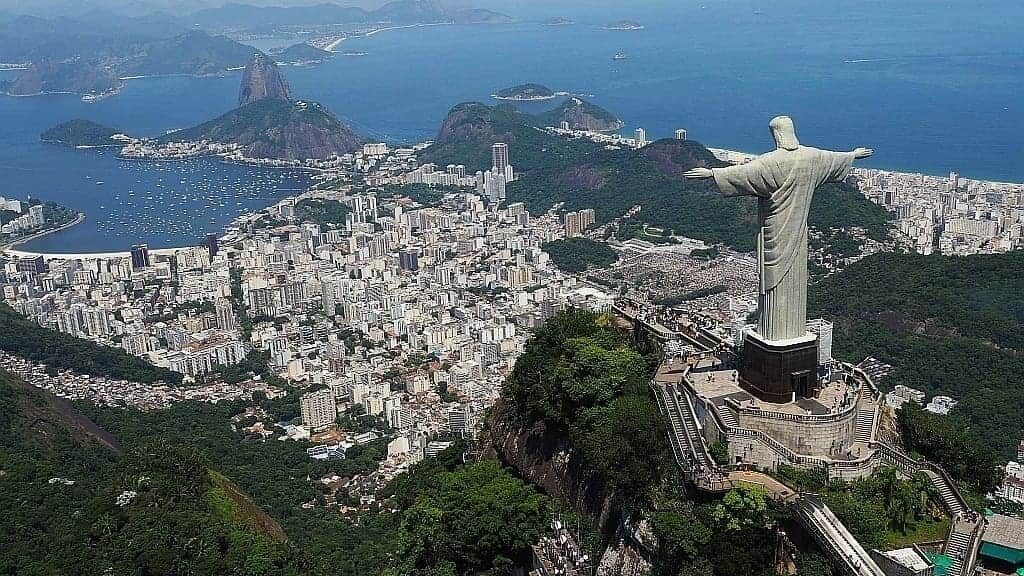 Ameryka Południowa: Jak zaplanować podróż 19 Chrystus Odkupiciel w Rio de Janeiro panorama z punktu widokowego