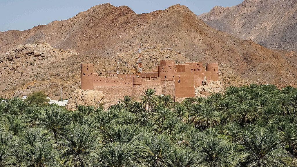 oman fort nakha panorama_1